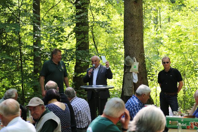 Zum 50 jährigen Jubiläum gratuliert der KV Coppengrave dem Heimat und Verkehrsverein "Hilsmulde"