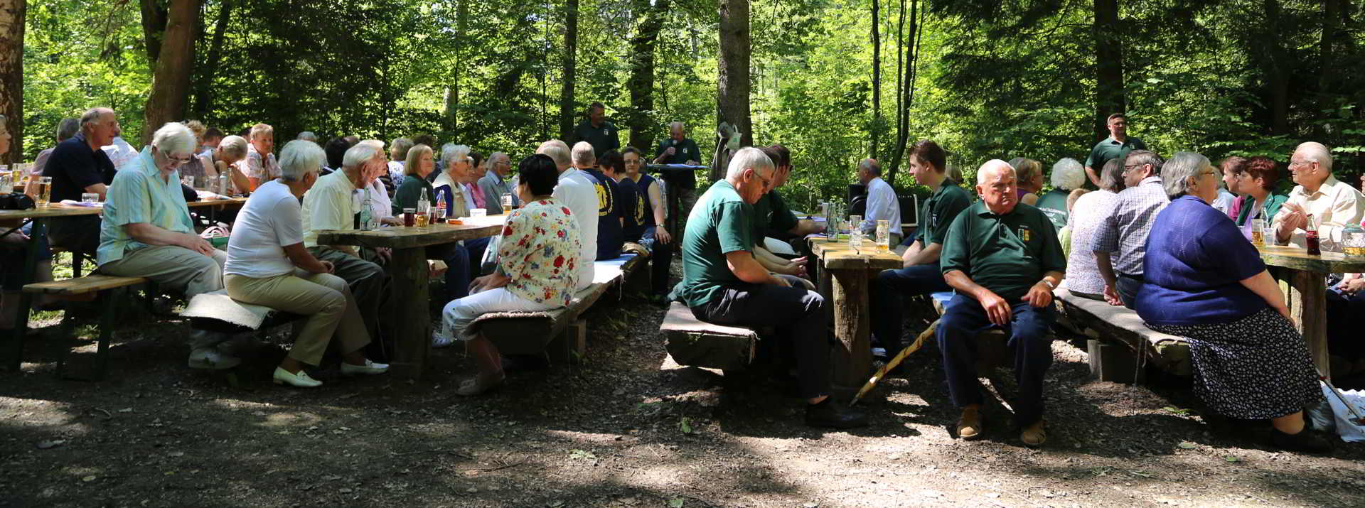 Zum 50 jährigen Jubiläum gratuliert der KV Coppengrave dem Heimat und Verkehrsverein "Hilsmulde"