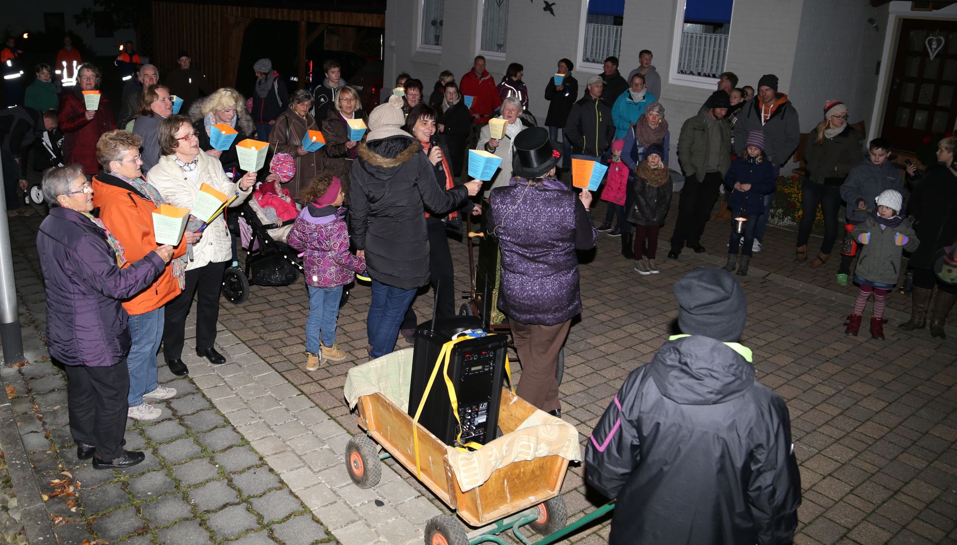 Martinsandacht mit Laternenumzug