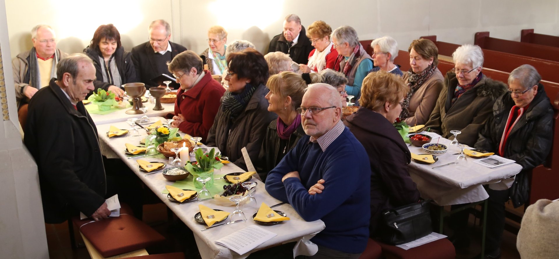 Tischabendmahl am Gründonnerstag in der St. Franziskuskirche