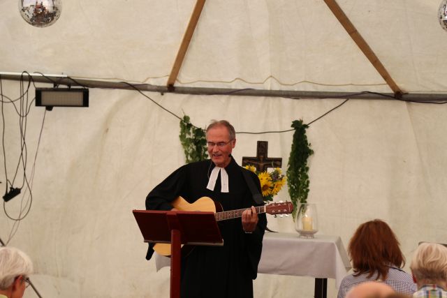 Gottesdienst zum Abschluss des Dorffestes in Fölziehausen.