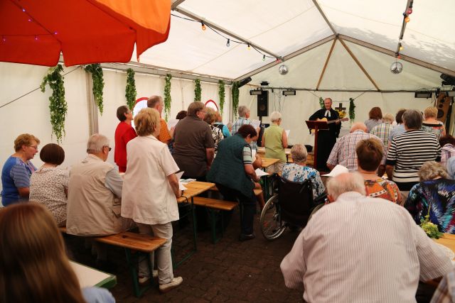 Gottesdienst zum Abschluss des Dorffestes in Fölziehausen.