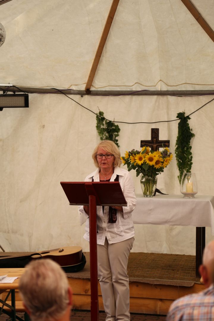 Gottesdienst zum Abschluss des Dorffestes in Fölziehausen.