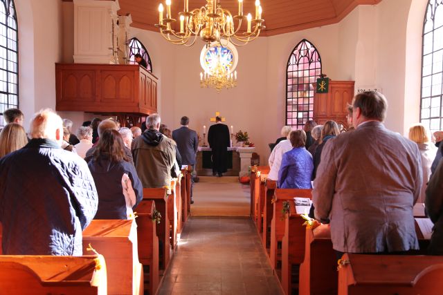 Erntedankfest und Einführung der Kirchenvorsteher in Weenzen