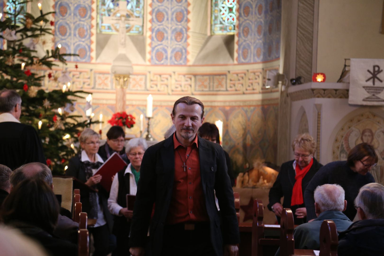 Kirchenchor singt im Gottesdienst am 2. Weihnachtstag