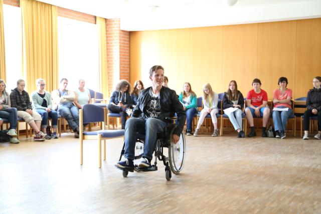 Konfirmanden besuchen die Lobetalarbeit e.V. in Altencelle