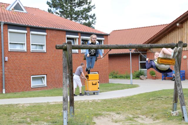 Konfirmanden besuchen die Lobetalarbeit e.V. in Altencelle