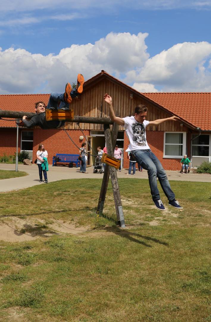 Konfirmanden besuchen die Lobetalarbeit e.V. in Altencelle