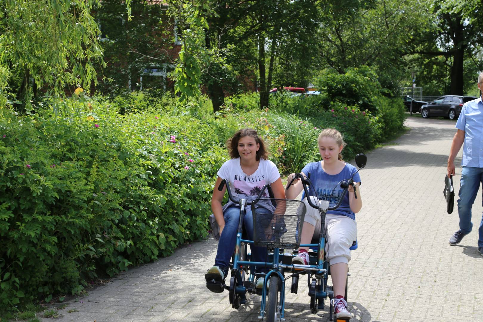 Konfirmanden besuchen die Lobetalarbeit e.V. in Altencelle