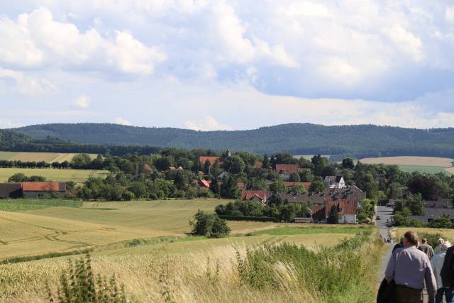 Taufengelwanderung mit Superintendentin Katharina Henking von Lechstedt nach Heinde