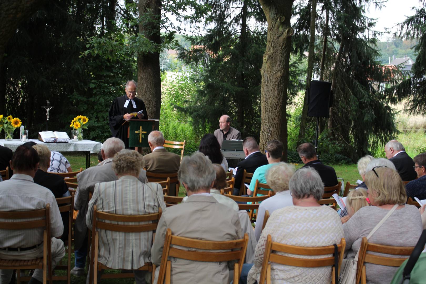 Freiluftgottesdienst zum Dorffest in Weenzen