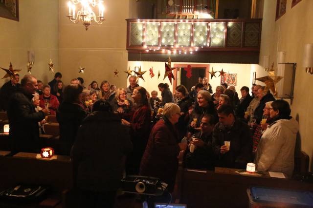 Lichtergottesdienst in der St. Franziskuskirche mit Start Lutheraktion: "Handschriftliche Bibel"