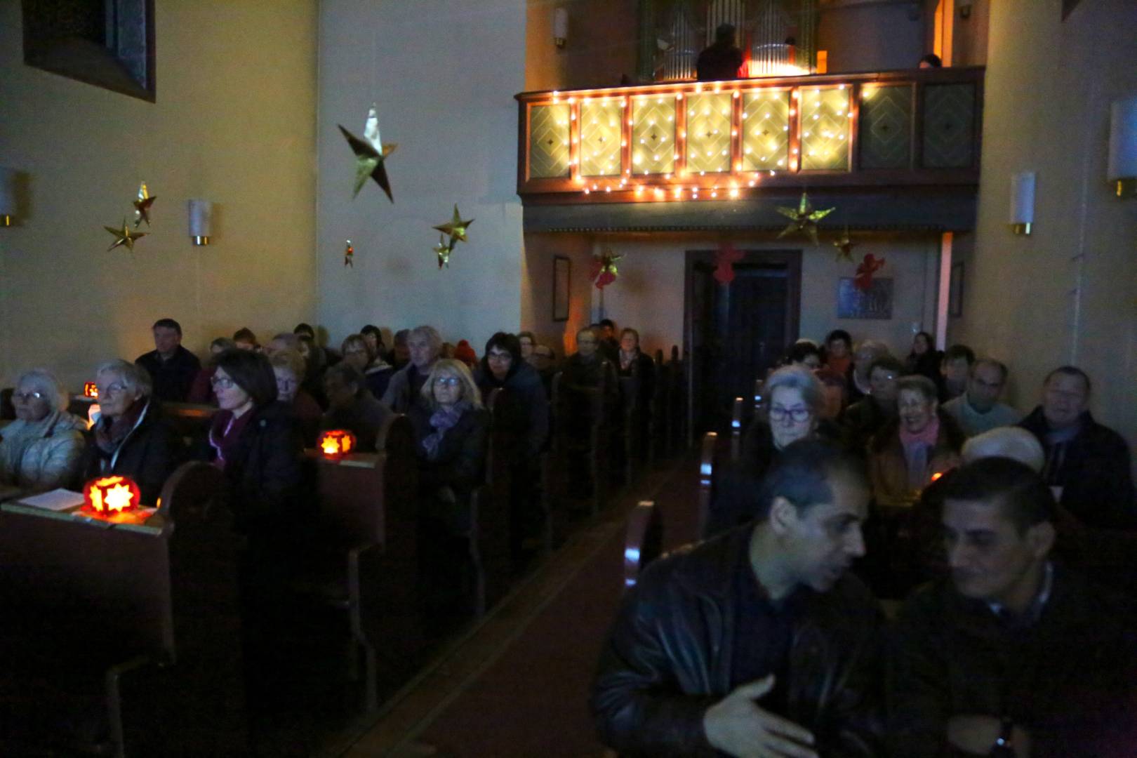 Lichtergottesdienst in der St. Franziskuskirche mit Start Lutheraktion: "Handschriftliche Bibel"