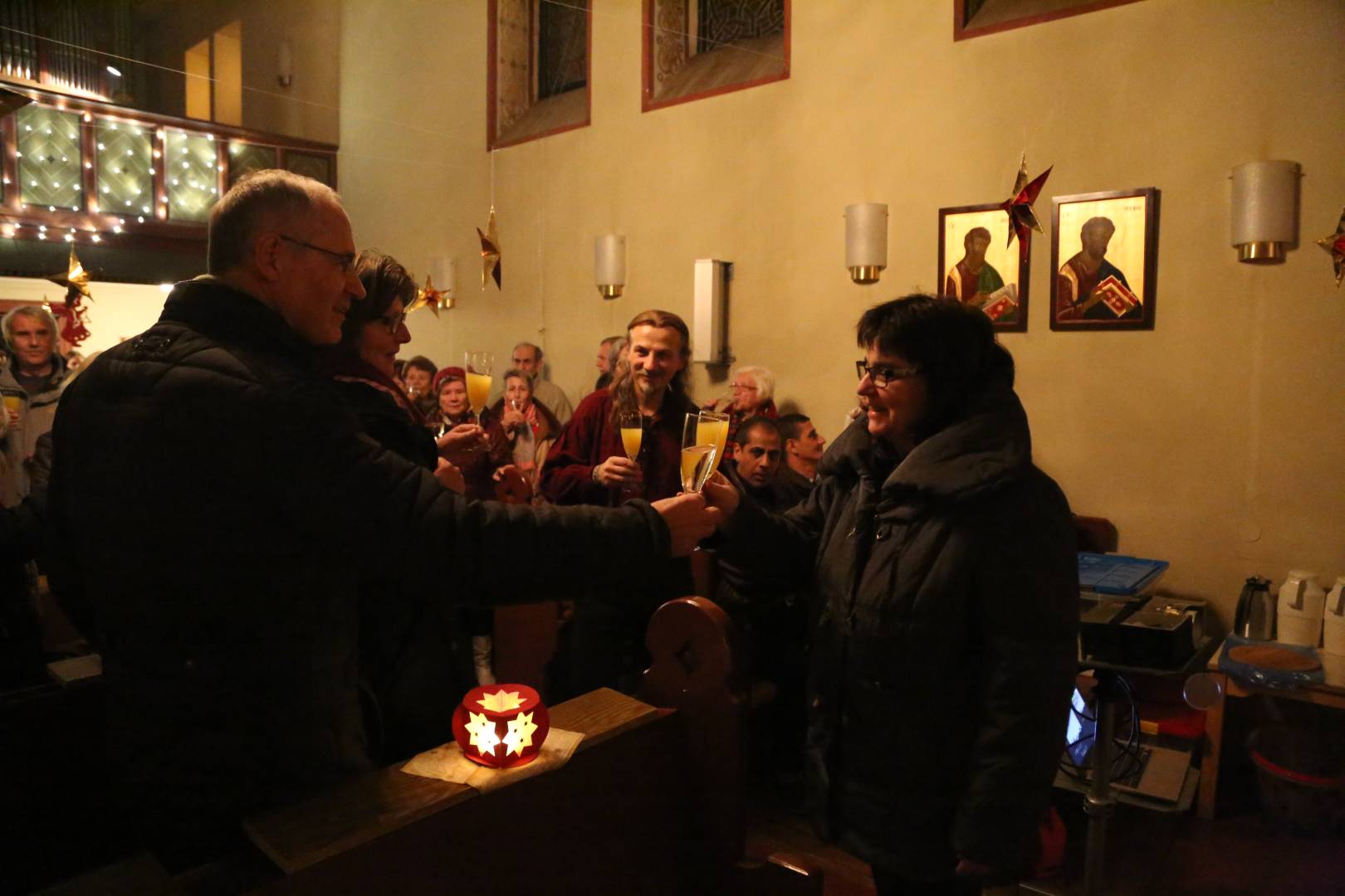 Lichtergottesdienst in der St. Franziskuskirche mit Start Lutheraktion: "Handschriftliche Bibel"