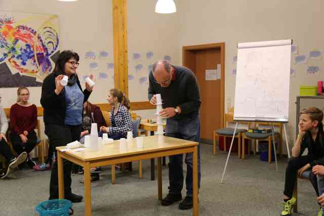 Vorbereitung des Vorstellungsgottesdienst der Konfirmanden in Krelingen