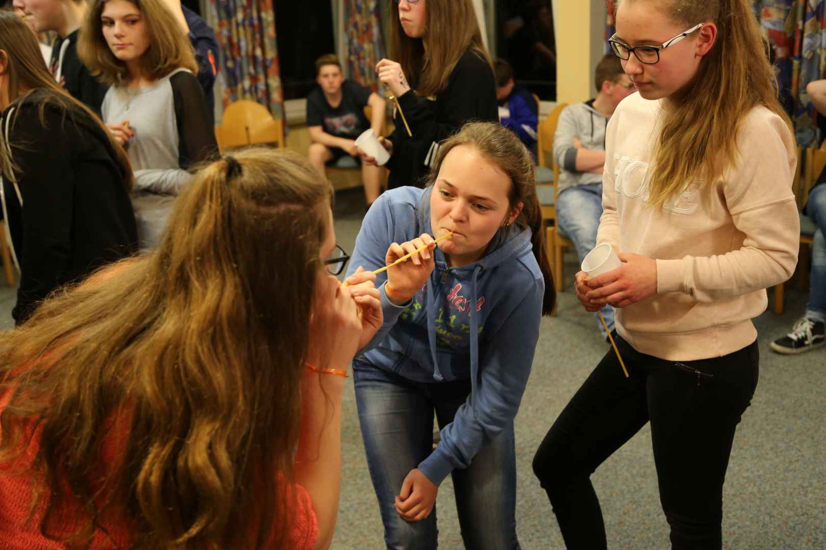 Vorbereitung des Vorstellungsgottesdienst der Konfirmanden in Krelingen