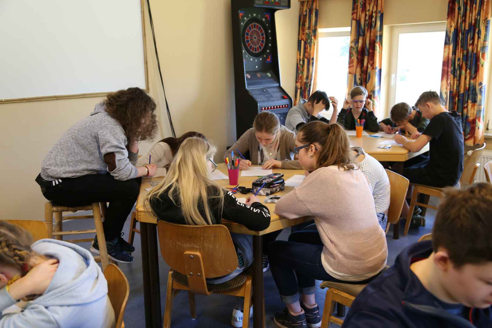 Vorbereitung des Vorstellungsgottesdienst der Konfirmanden in Krelingen