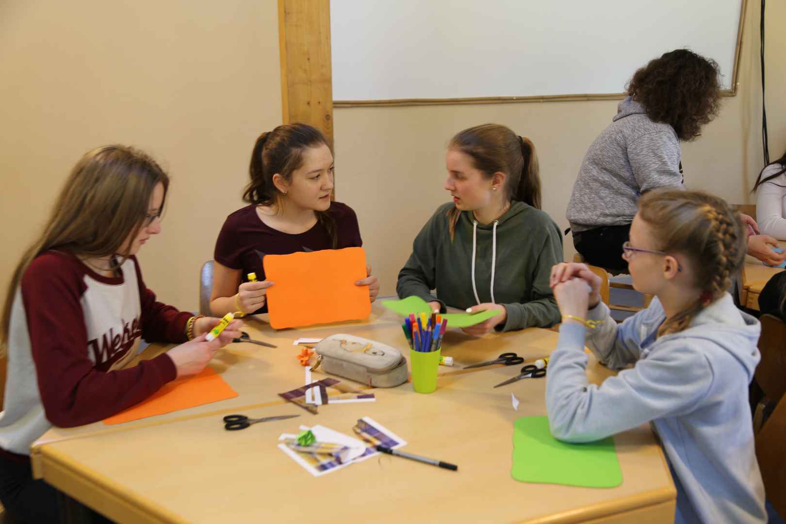 Vorbereitung des Vorstellungsgottesdienst der Konfirmanden in Krelingen