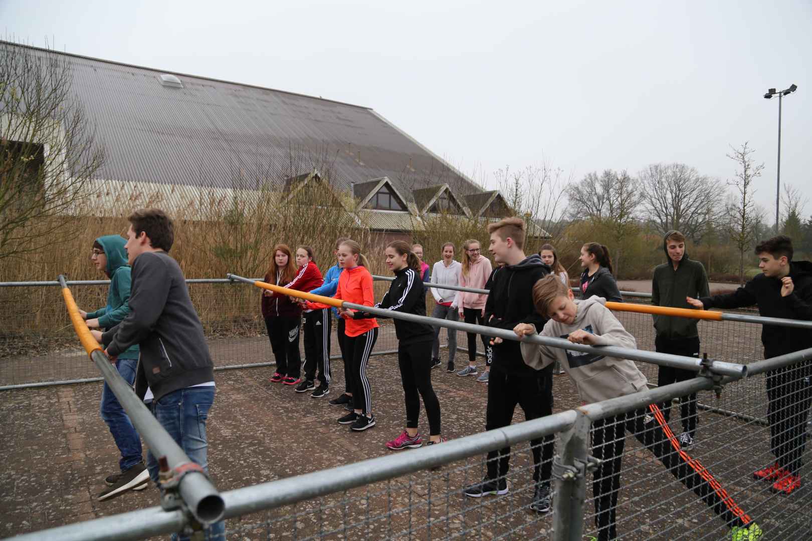 Vorbereitung des Vorstellungsgottesdienst der Konfirmanden in Krelingen