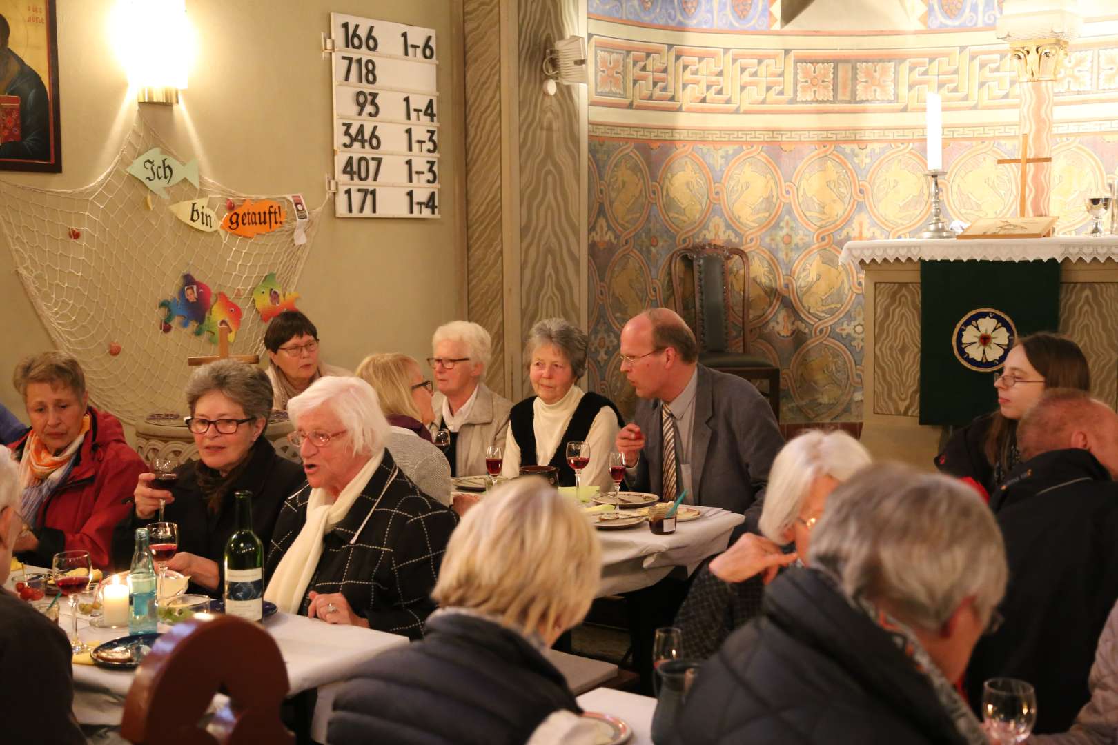 Tischabendmahl am Gründonnerstag in der St. Franziskuskirche