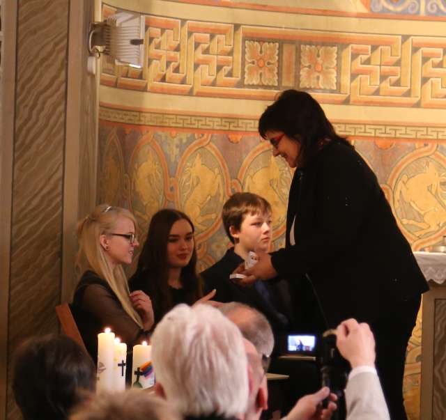 Konfirmation in der St. Franziskuskirche (ausführlich)