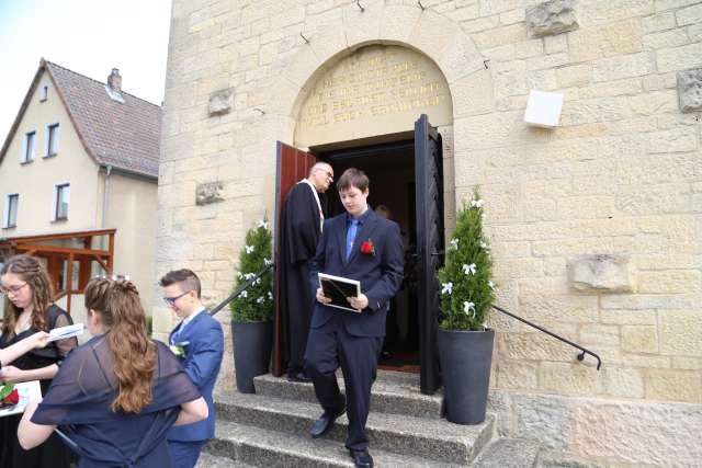 Konfirmation in der St. Franziskuskirche (ausführlich)