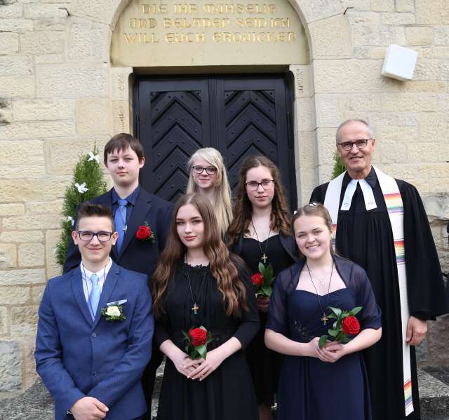 Konfirmation in der St. Franziskuskirche (ausführlich)