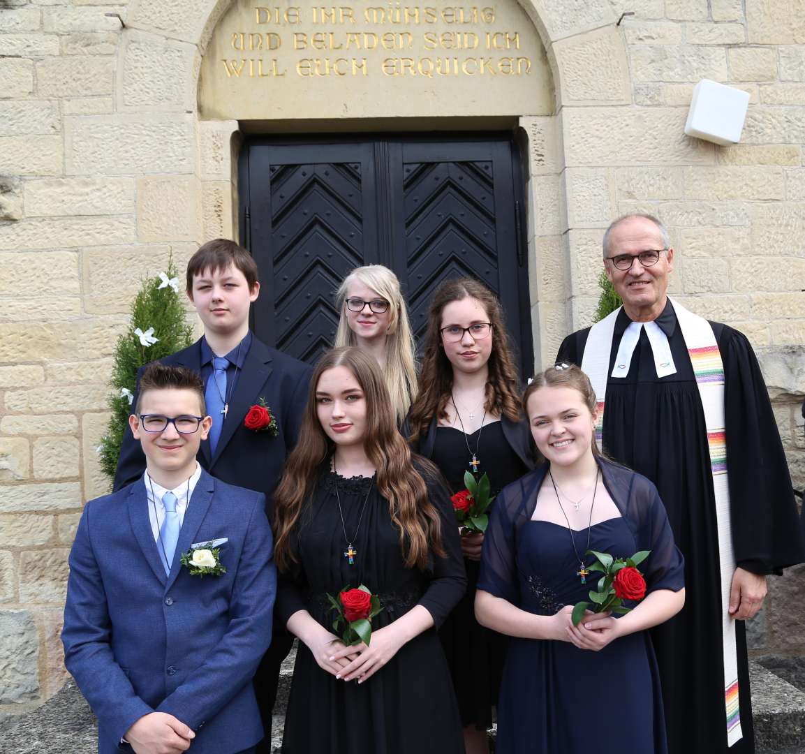 Konfirmation in der St. Franziskuskirche (ausführlich)