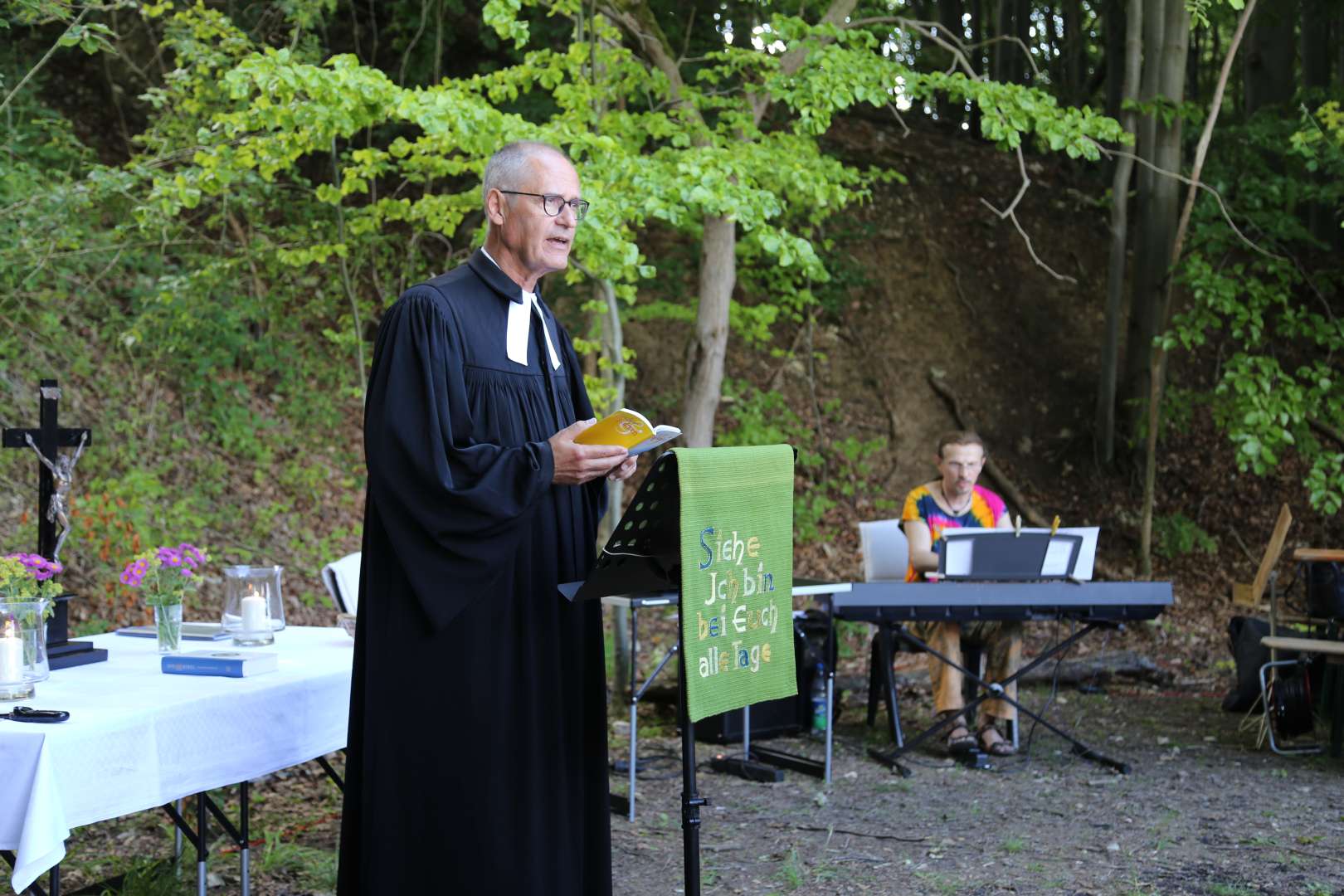 Mittsommergottesdienst am Leineberglandbalkon