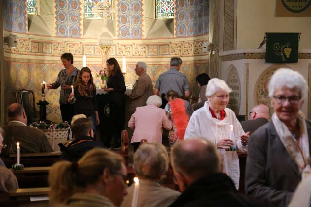 Tauferinnerung mit Taufe von Mia Hauptmann in der Sommerkirche in Coppengrave