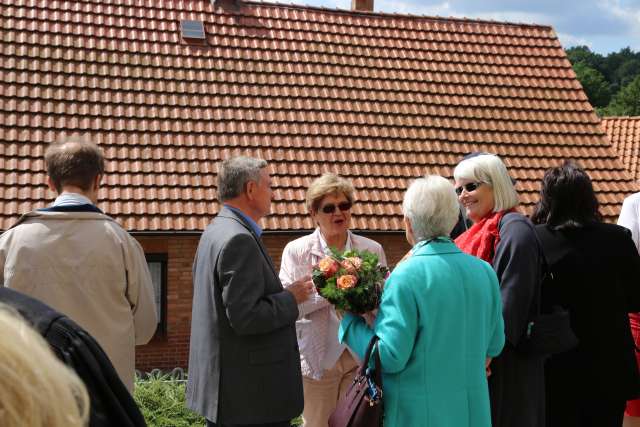 Ikone mit Klara von Assisi im Festgottesdienst in der St. Franziskuskirche gestiftet