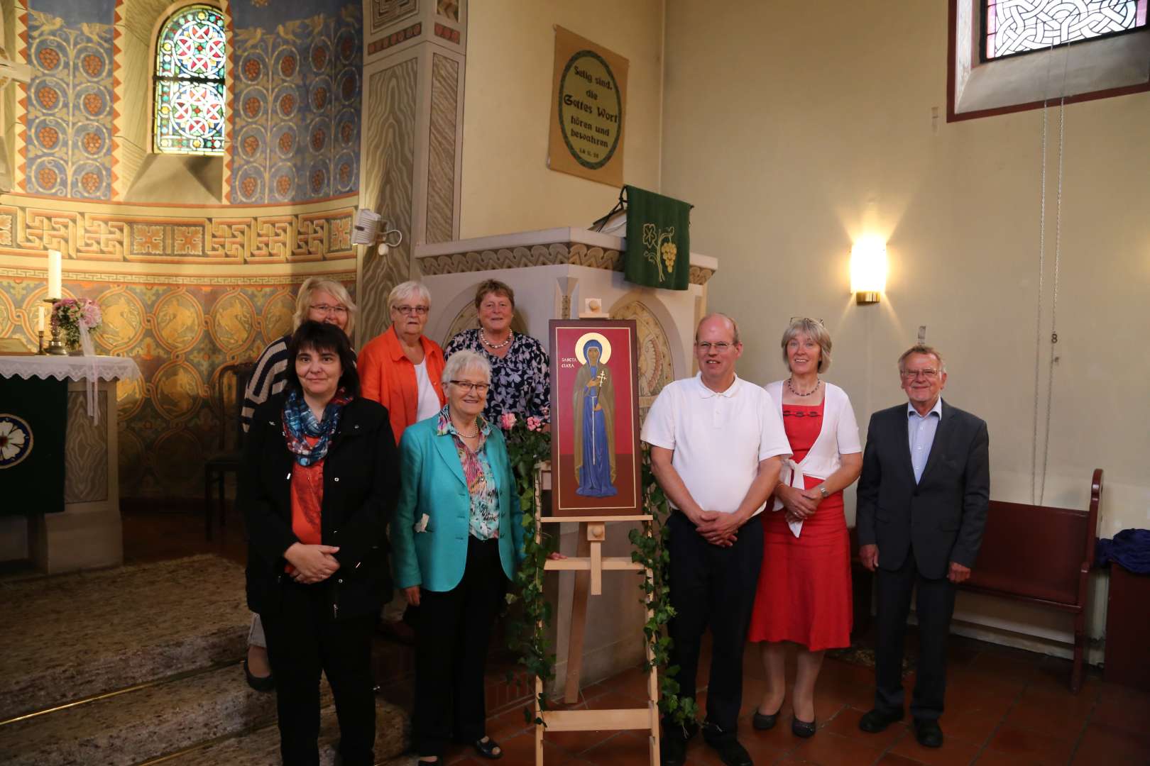 Ikone mit Klara von Assisi im Festgottesdienst in der St. Franziskuskirche gestiftet