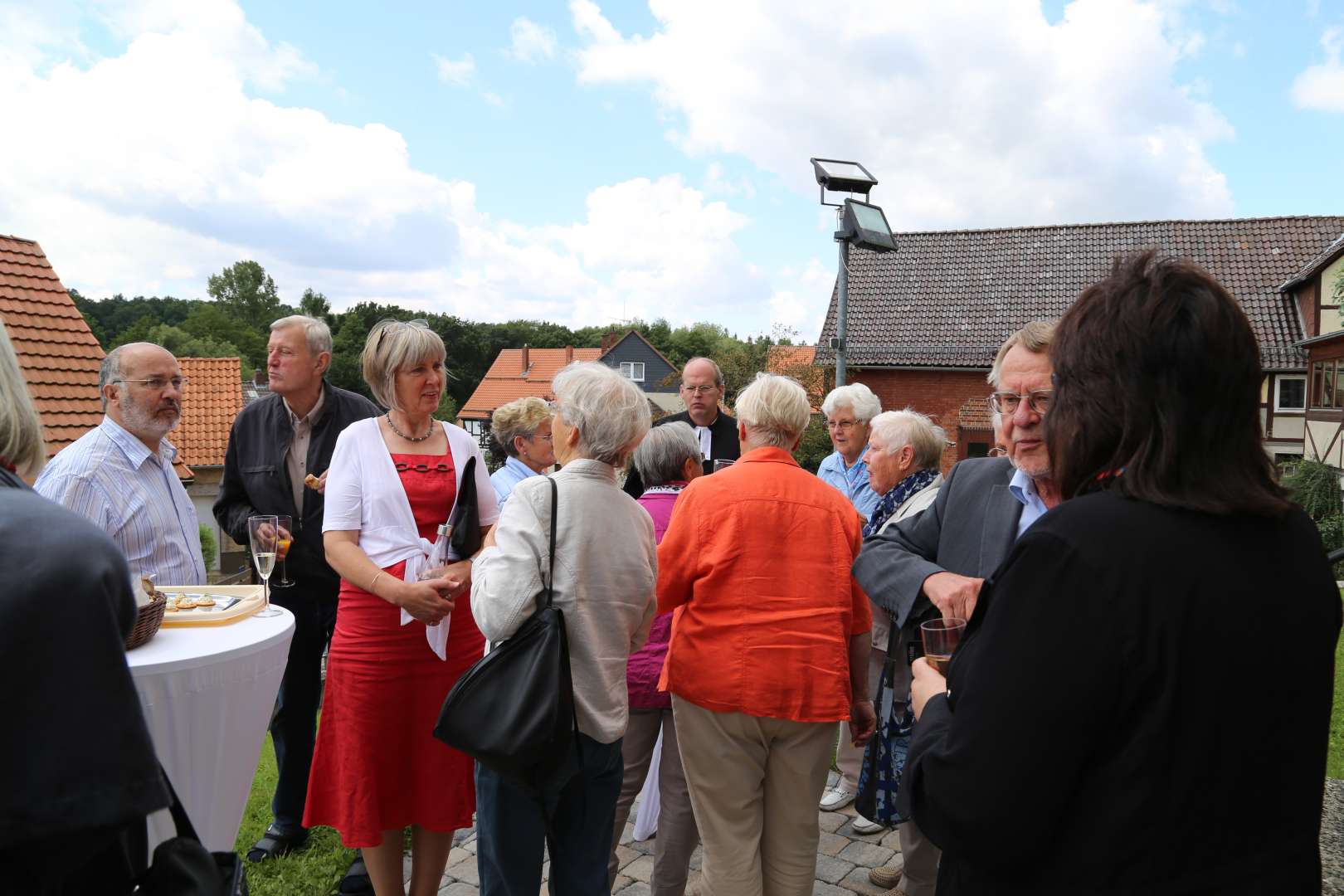 Ikone mit Klara von Assisi im Festgottesdienst in der St. Franziskuskirche gestiftet