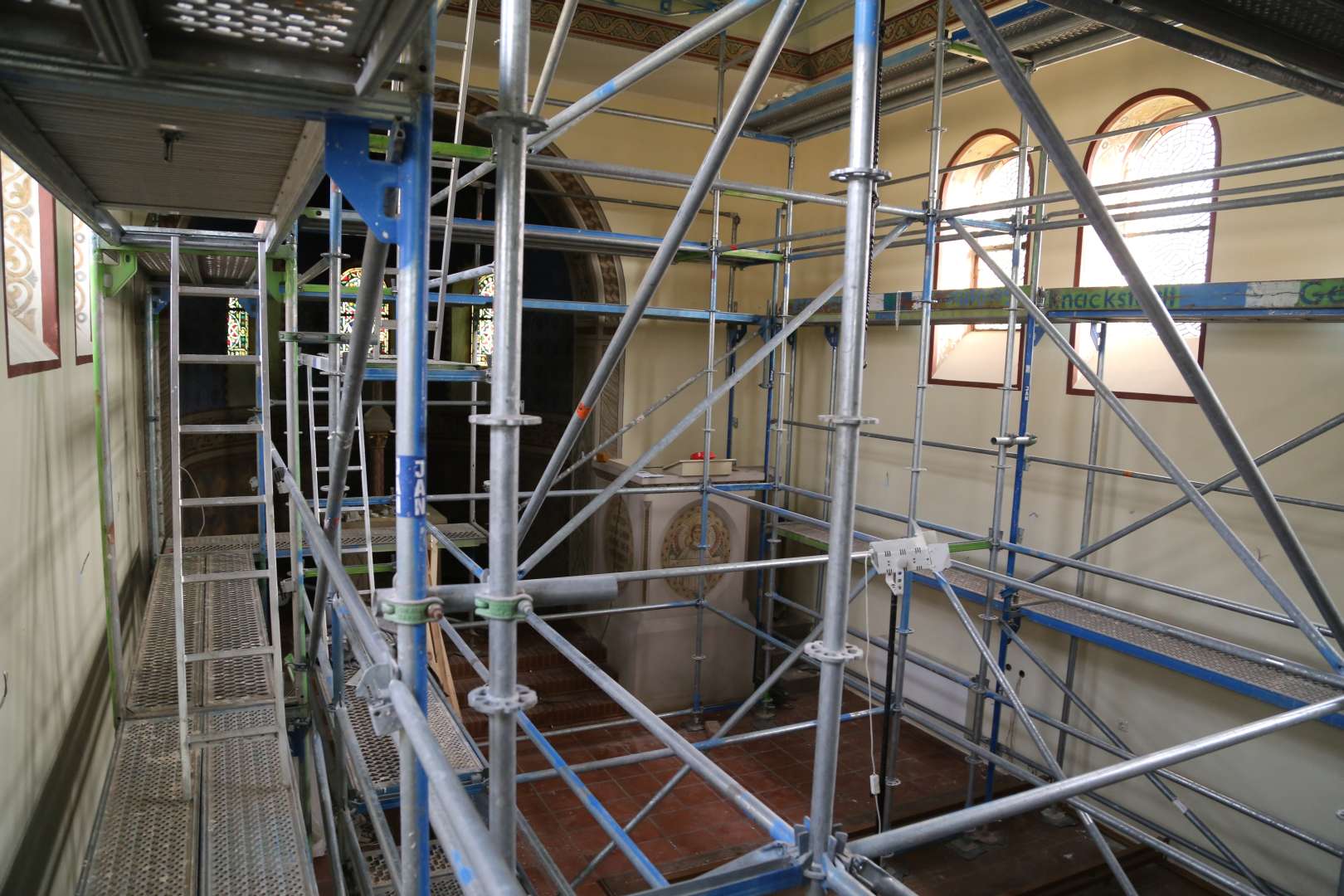 Tag 117: Restaurierungsarbeiten mit Gerüst abgeschlossen