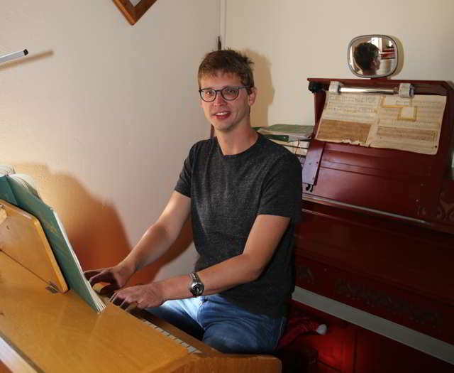 Organist Herr Götte spielte in der St. Johanniskapelle