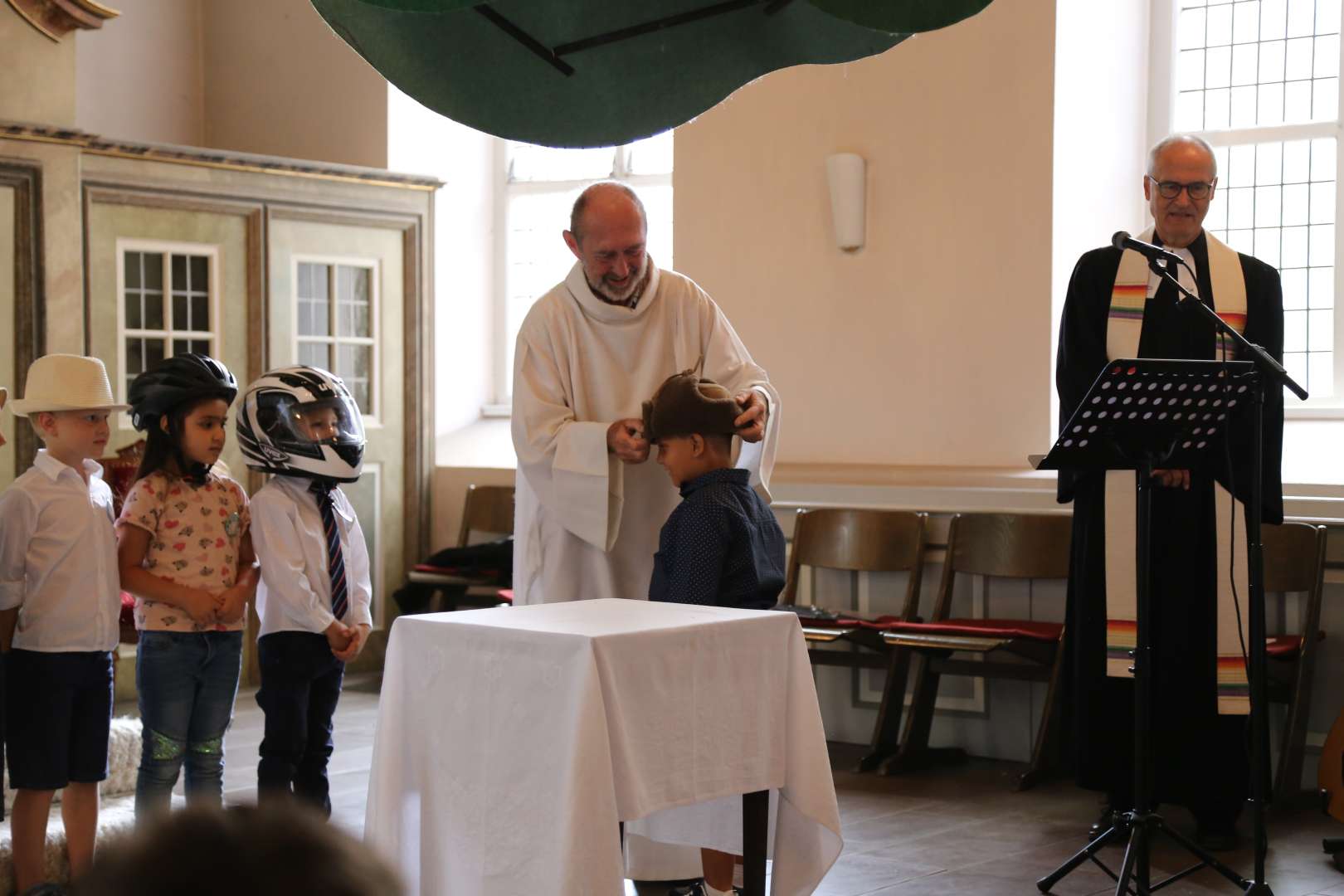 Einschulungsgottesdienst - Behütet sein