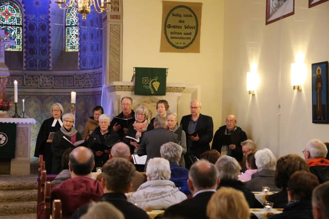 Weihe der St. Franziskuskirche nach der Renovierung durch Superintendentin Henking