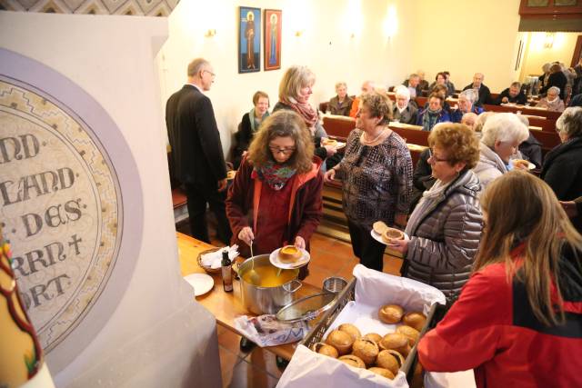 Weihe der St. Franziskuskirche nach der Renovierung durch Superintendentin Henking