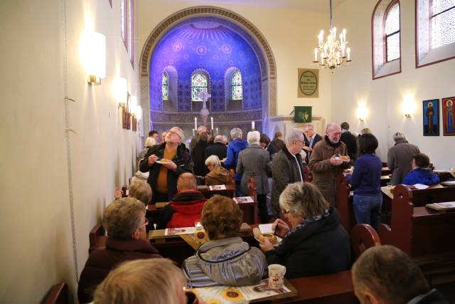 Weihe der St. Franziskuskirche nach der Renovierung durch Superintendentin Henking