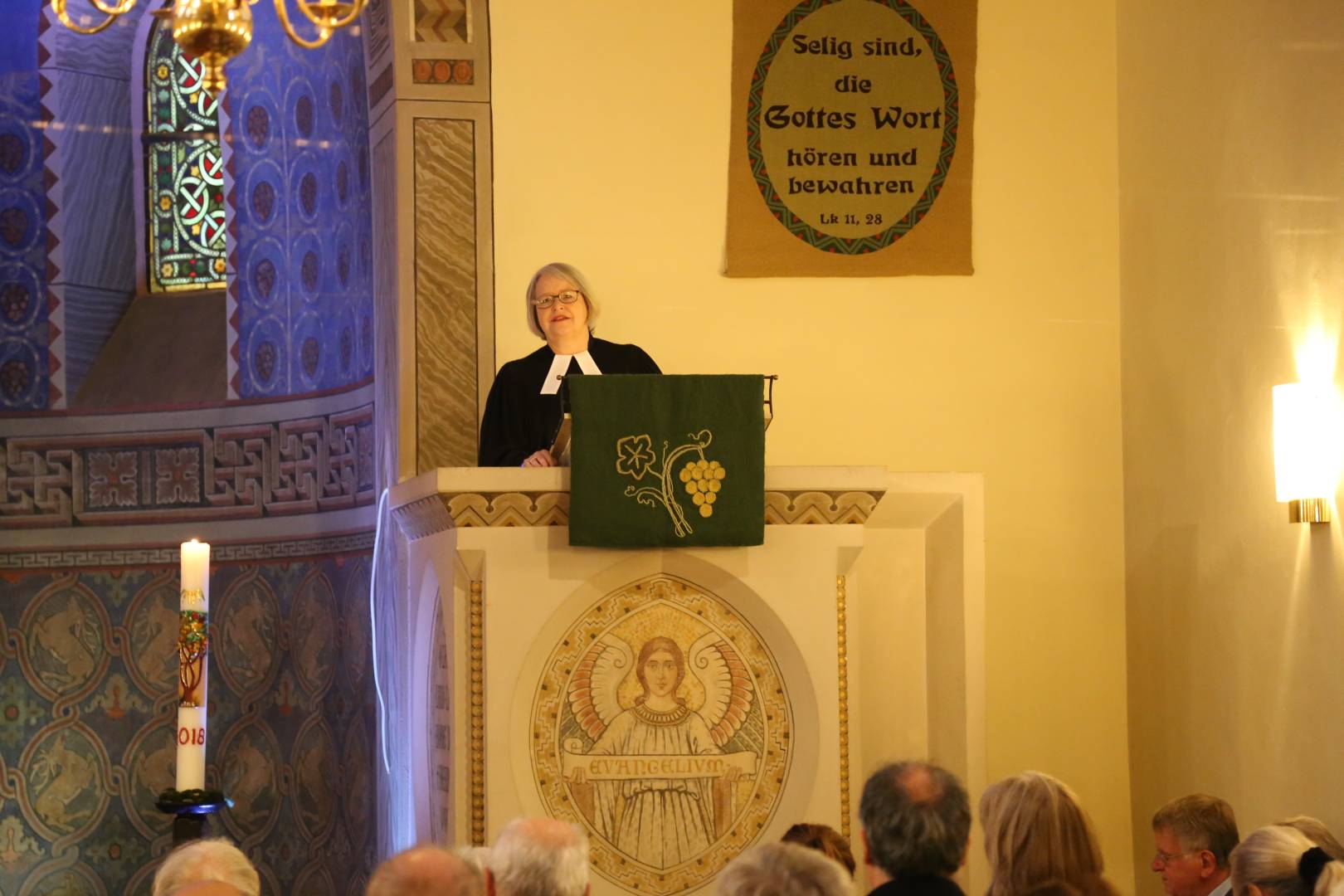 Weihe der St. Franziskuskirche nach der Renovierung durch Superintendentin Henking