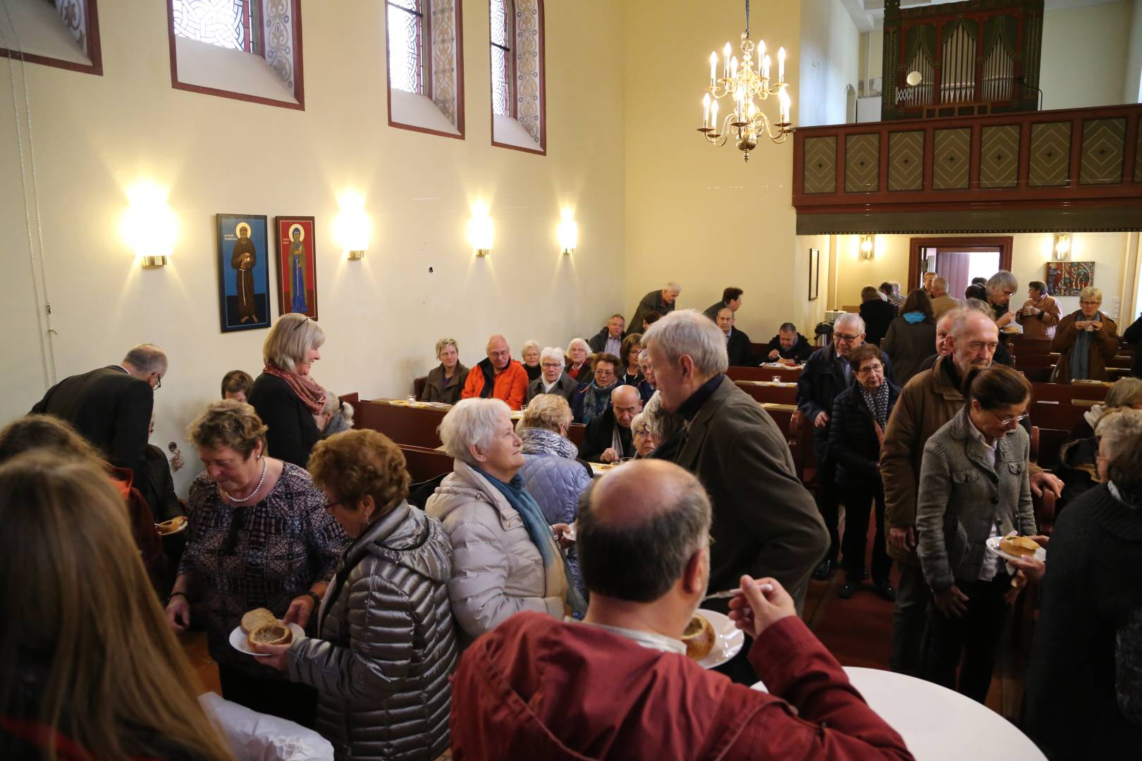 Weihe der St. Franziskuskirche nach der Renovierung durch Superintendentin Henking