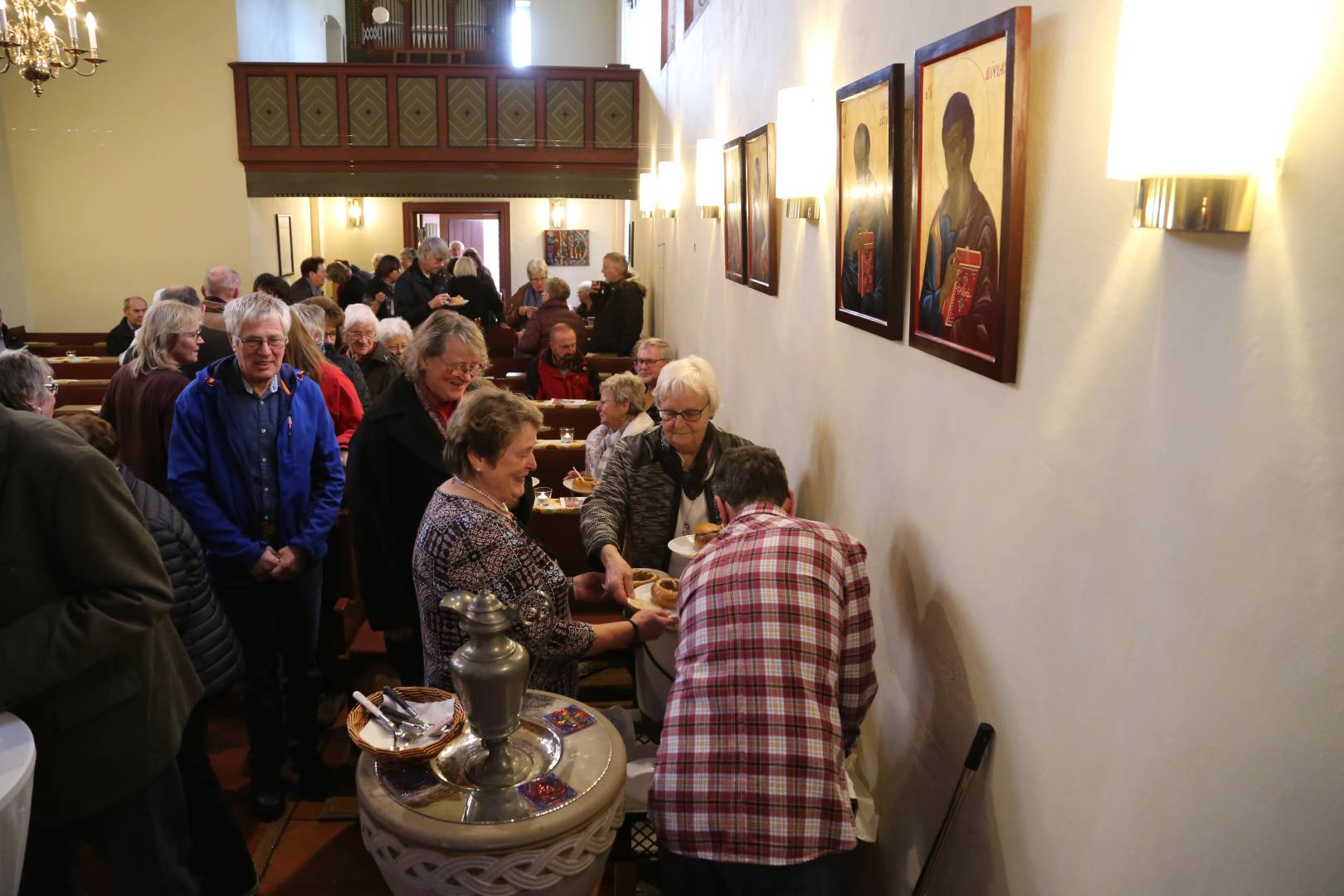 Weihe der St. Franziskuskirche nach der Renovierung durch Superintendentin Henking