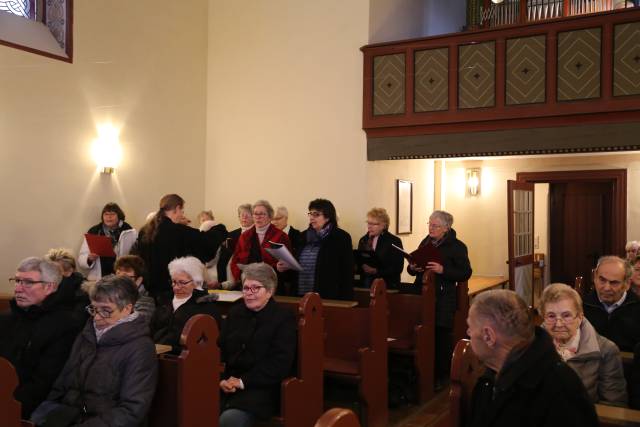 Feierlicher Gottesdienst zum Ewigkeitssonntag mit Chor und Abendmahl