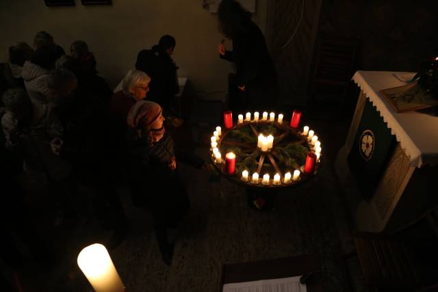 Lichtergottesdienst in Coppengrave und 1. Türchen