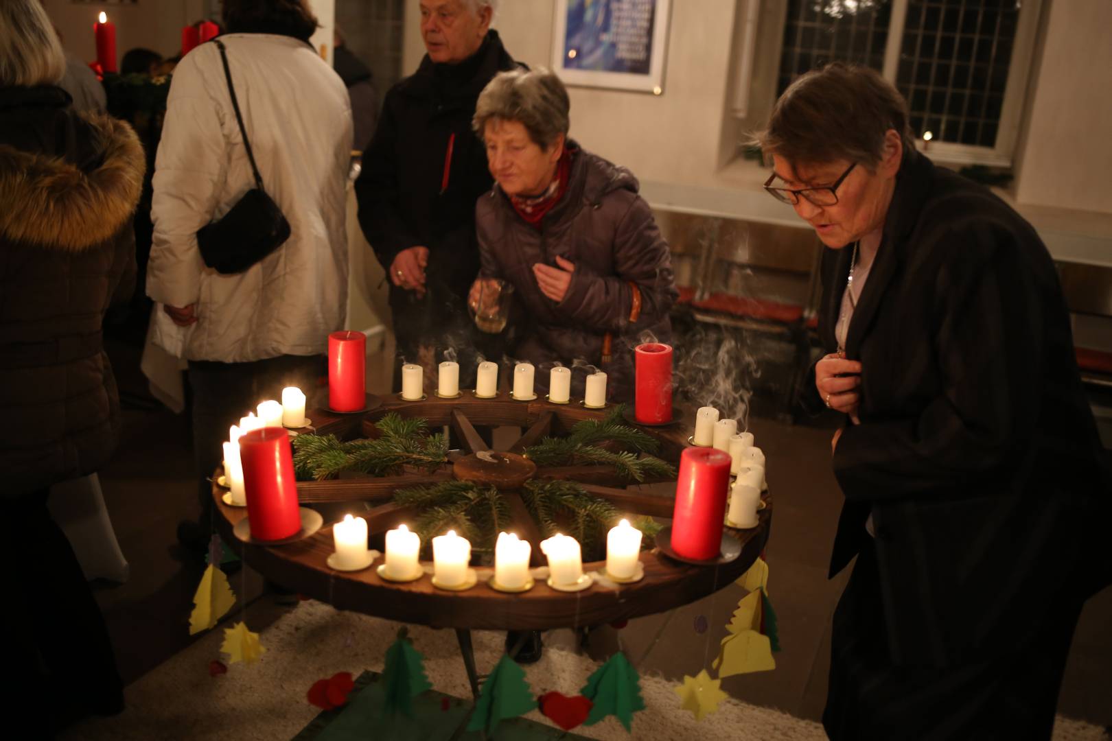 2. Türchen im Lichtergottesdienst in Duingen