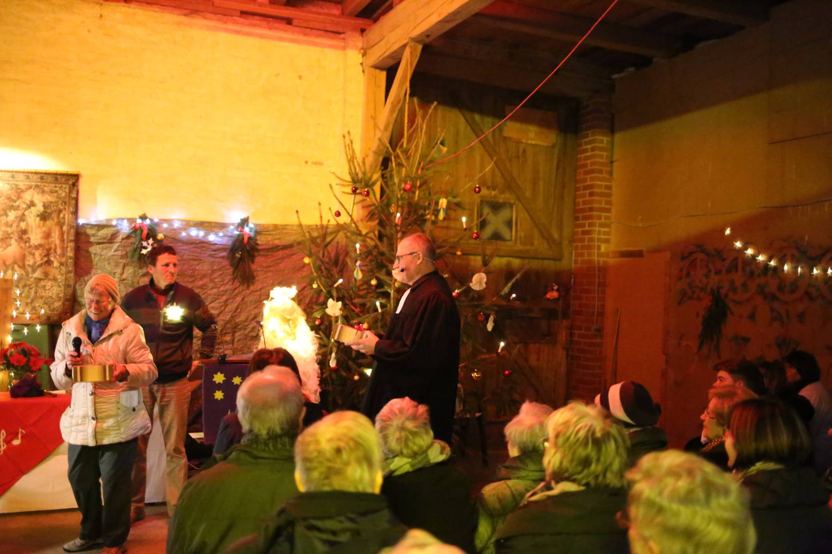 Scheunengottesdienst in Coppengrave - 16. Türchen geöffnet