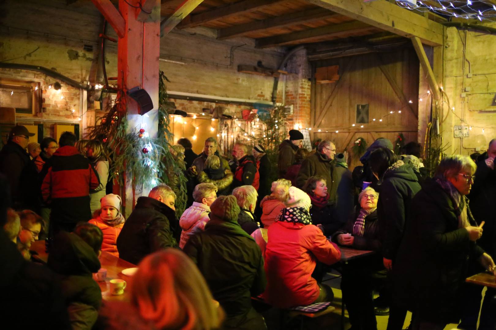 Scheunengottesdienst in Coppengrave - 16. Türchen geöffnet