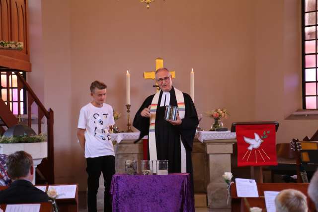 Abendmahlsgottesdienst der Konfirmanden in Weenzen