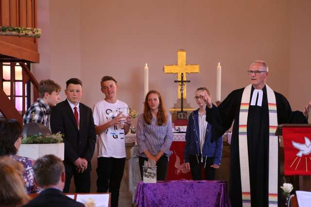 Abendmahlsgottesdienst der Konfirmanden in Weenzen