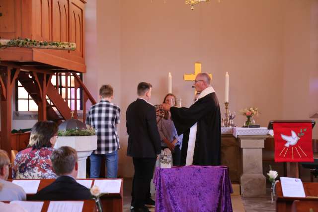 Abendmahlsgottesdienst der Konfirmanden in Weenzen